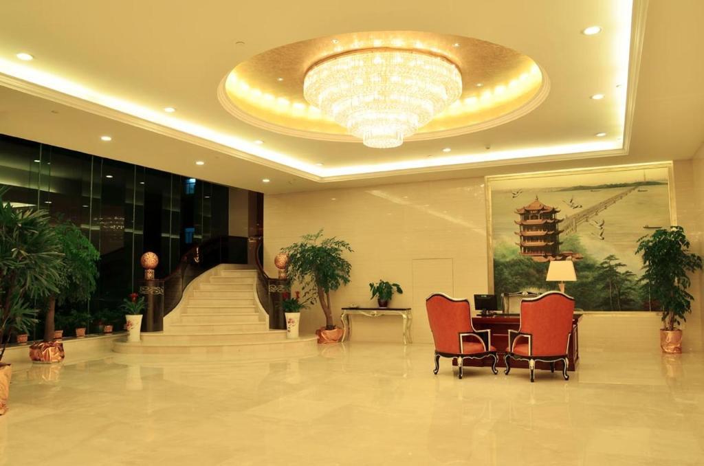 Sentai Zhongyang Hotel Wuhan Exteriör bild